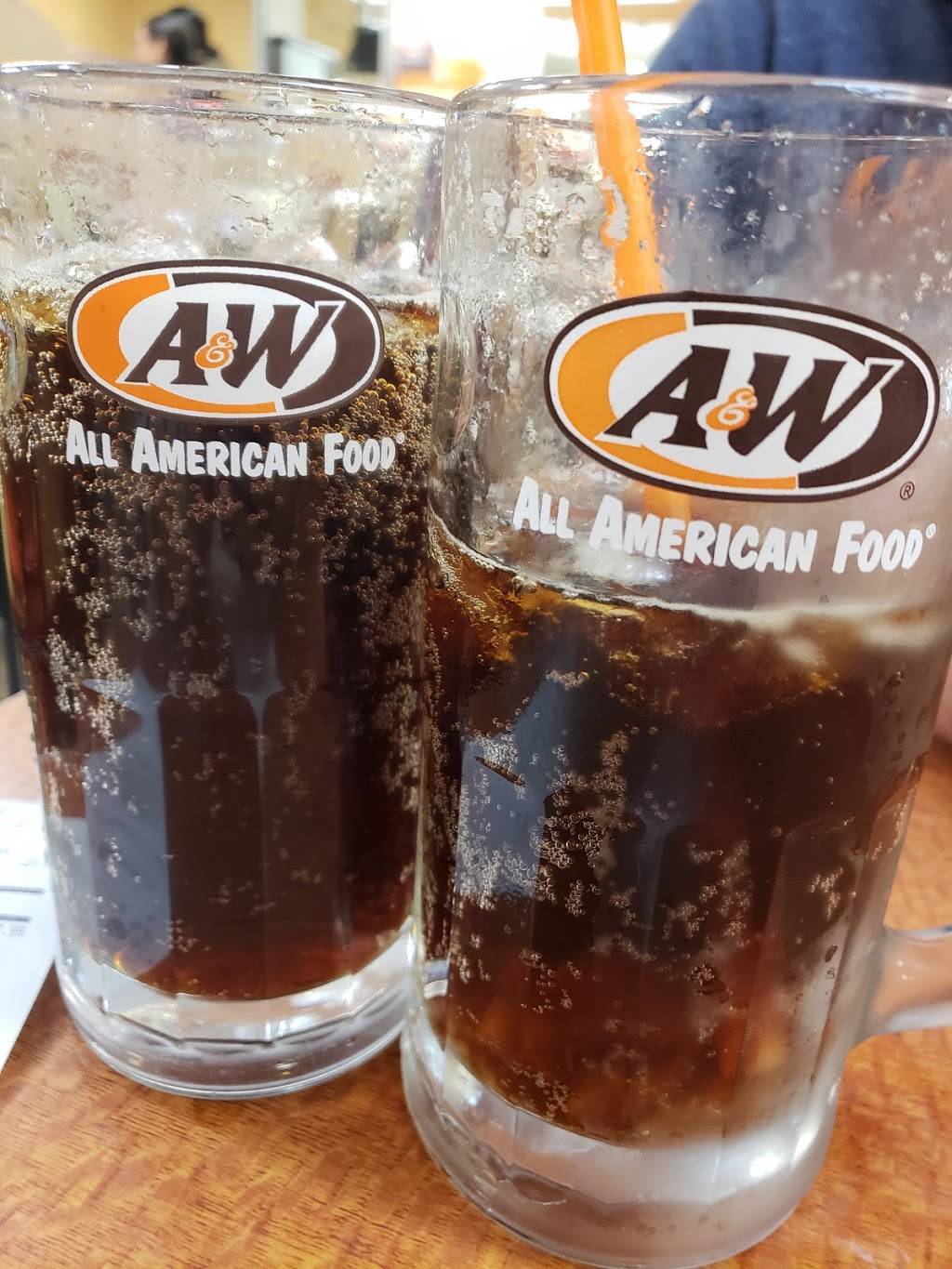 A&W Restaurant | restaurant | 5 Woodfield Mall F-118, Schaumburg, IL 60173, USA | 8476191617 OR +1 847-619-1617