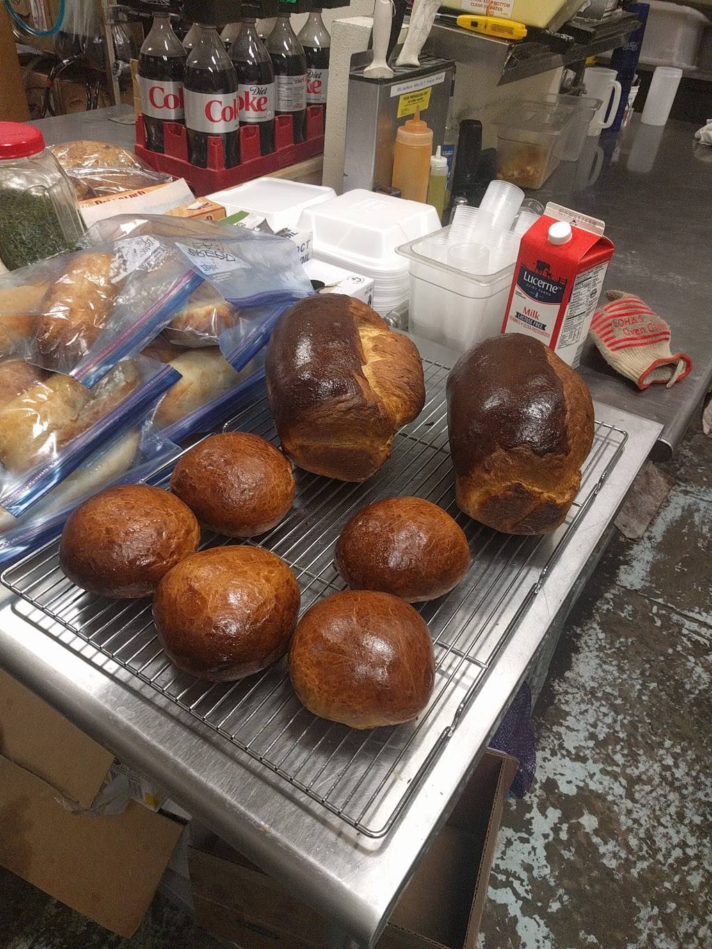 Big Mouth Pizza | restaurant | 33323 Agua Dulce Canyon Rd, Santa Clarita, CA 91390, USA | 6612687500 OR +1 661-268-7500