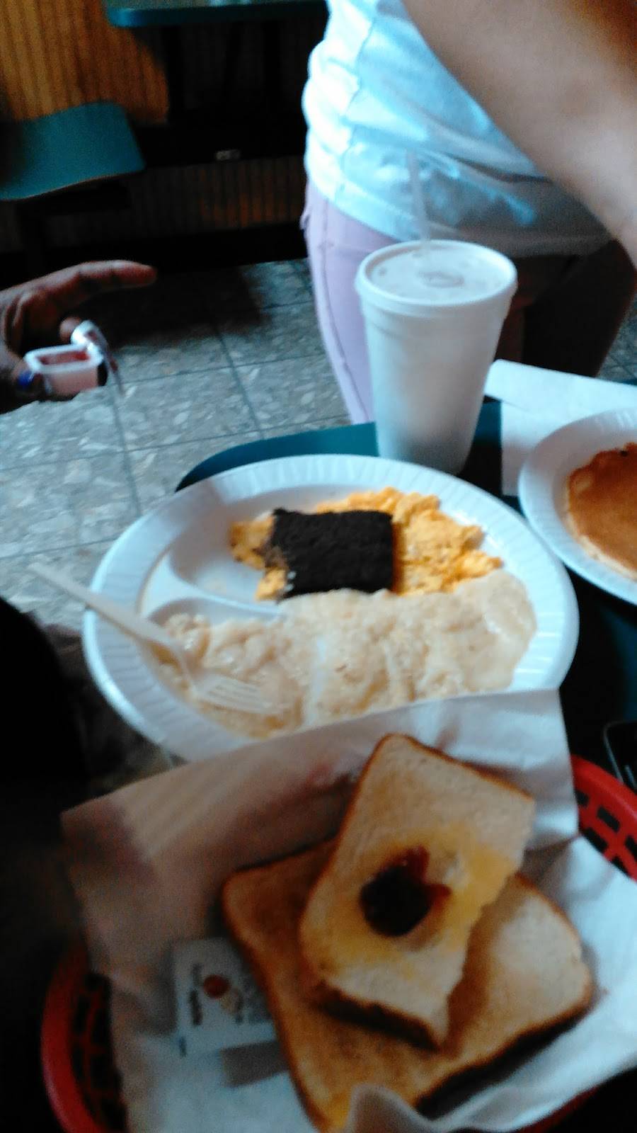 Nikis Food Shop | restaurant | 2200 Beatties Ford Rd, Charlotte, NC 28216, USA | 7043982638 OR +1 704-398-2638