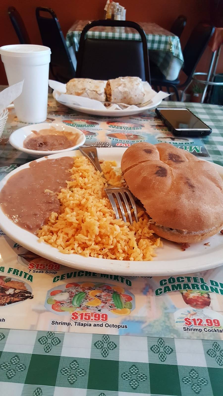 Mi Pueblo Two Restaurant | restaurant | 2113 W Touhy Ave, Chicago, IL 60645, USA | 7734658010 OR +1 773-465-8010