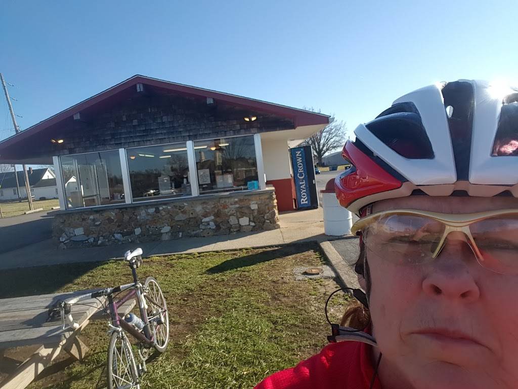 Dairy Dip | restaurant | 1585 Old State Rd 64 NE, New Salisbury, IN 47161, USA | 8123472790 OR +1 812-347-2790