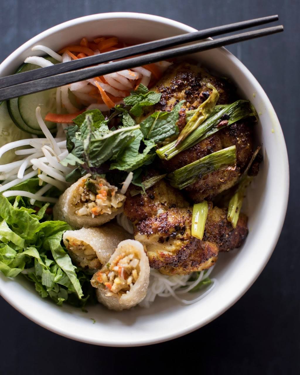 Monsoon Seattle | restaurant | 615 19th Ave E, Seattle, WA 98112, USA | 2063252111 OR +1 206-325-2111