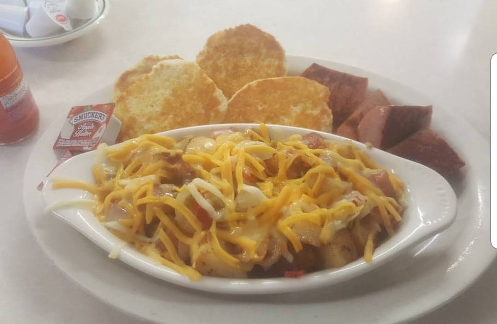 Annies Country Kitchen | restaurant | 140 Main St, Sturbridge, MA 01566, USA | 5083472320 OR +1 508-347-2320