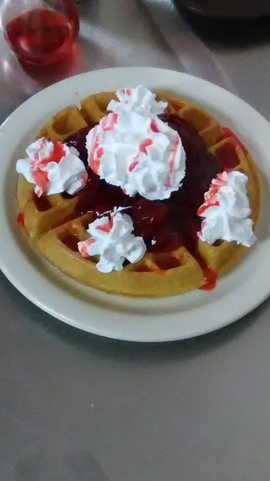 Waffle & Pancake House | restaurant | 11 Truman Street, Charleston, MO 63834, USA | 5736834841 OR +1 573-683-4841