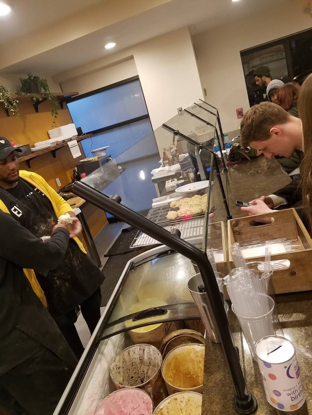 The euro wafel bar | restaurant | 11433 Mayfield Rd, Cleveland, OH 44118, USA | 2168589443 OR +1 216-858-9443