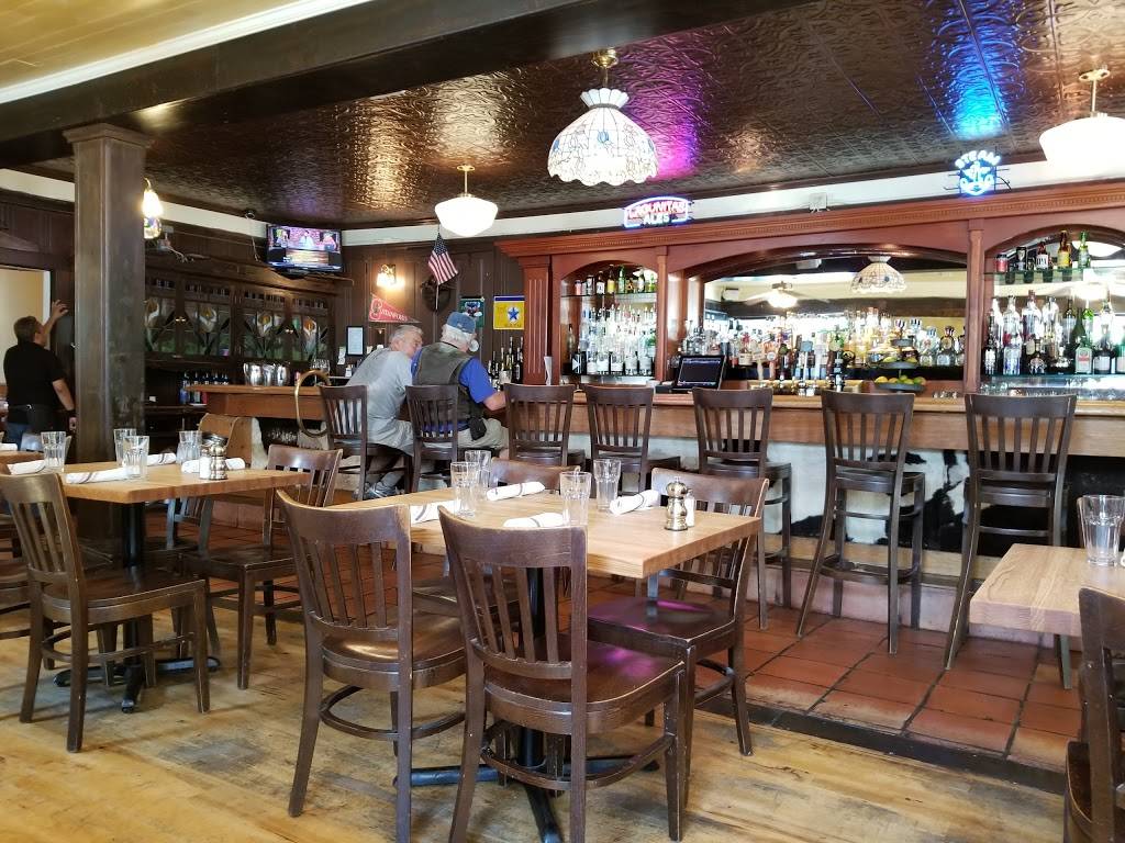 Due West | restaurant | 10005 CA-1, Point Reyes Station, CA 94956, USA | 4156631264 OR +1 415-663-1264