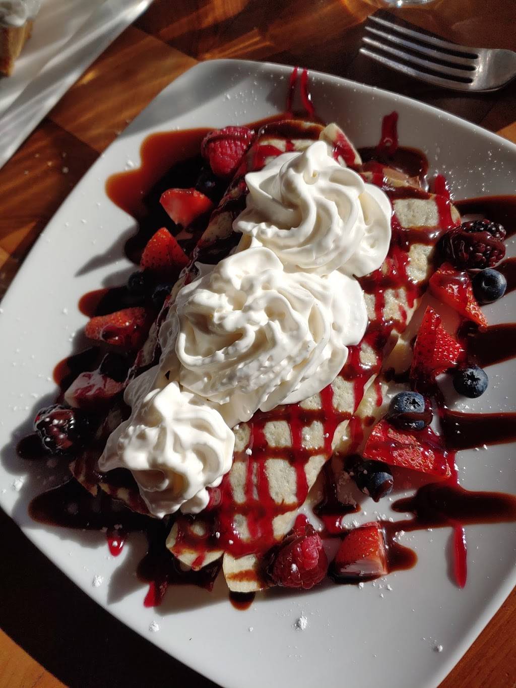 Victorias Wine and Dine | restaurant | 12 S Washington St, Oxford, MI 48371, USA | 2489693477 OR +1 248-969-3477