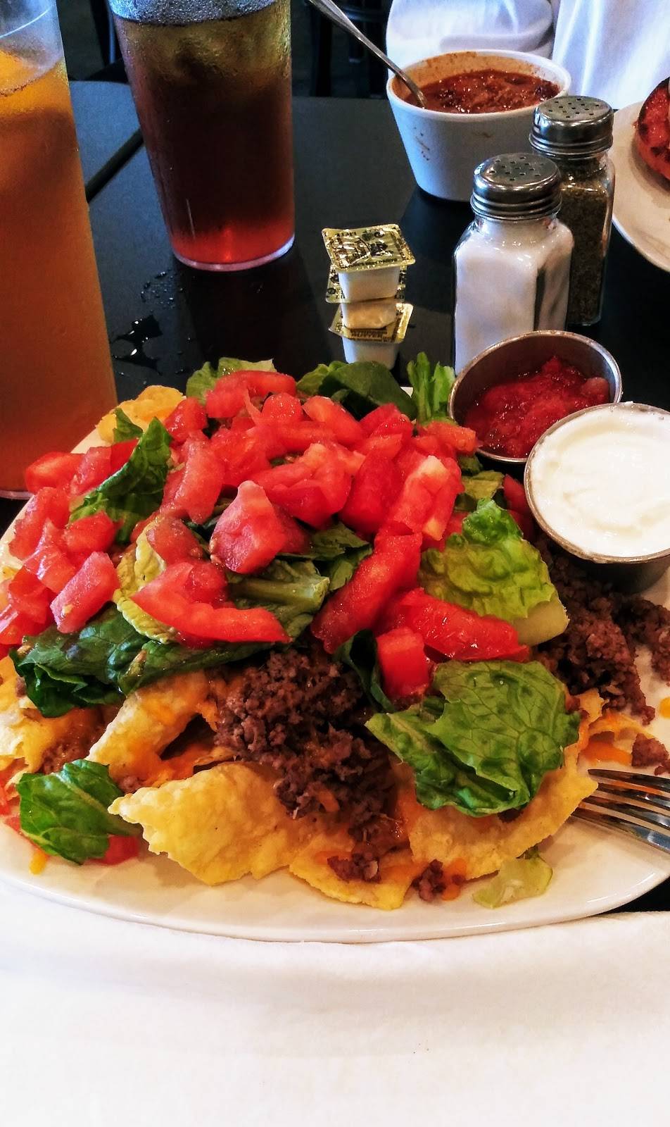 Wally Hatchets | restaurant | 6439 Summer Ave, Memphis, TN 38134, USA | 9015903814 OR +1 901-590-3814