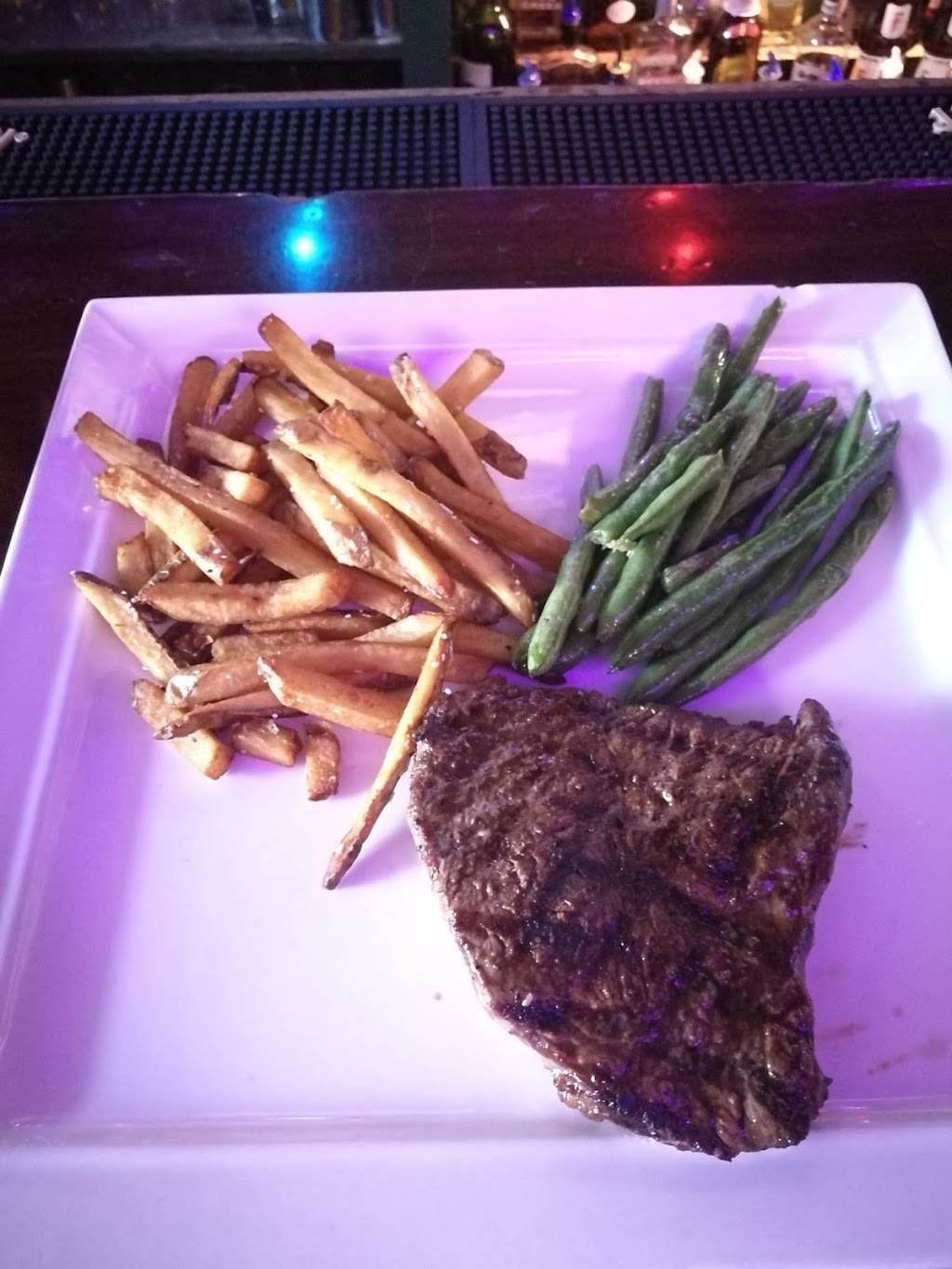 Lakewood Village Tavern | restaurant | 13437 Madison Ave, Lakewood, OH 44107, USA | 2165210301 OR +1 216-521-0301