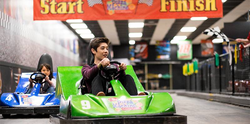 The Amazing Pizza Machine | restaurant | 13955 S Plaza, Omaha, NE 68137, USA | 4028291777 OR +1 402-829-1777