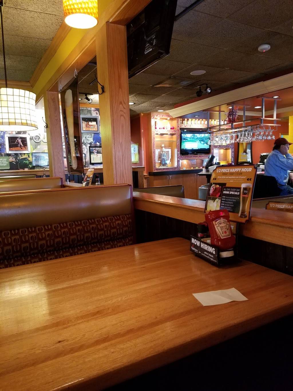 Applebees Grill + Bar | restaurant | 105 Sadler Ln, Emporia, VA 23847, USA | 4343369540 OR +1 434-336-9540