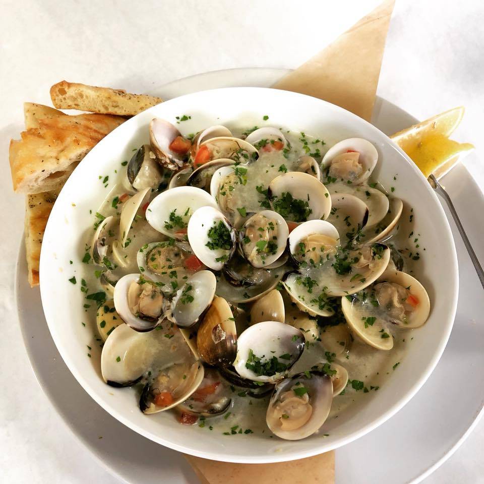 Hearthstone Bistro | restaurant | 3350 Glade St, Muskegon, MI 49444, USA | 2317331056 OR +1 231-733-1056