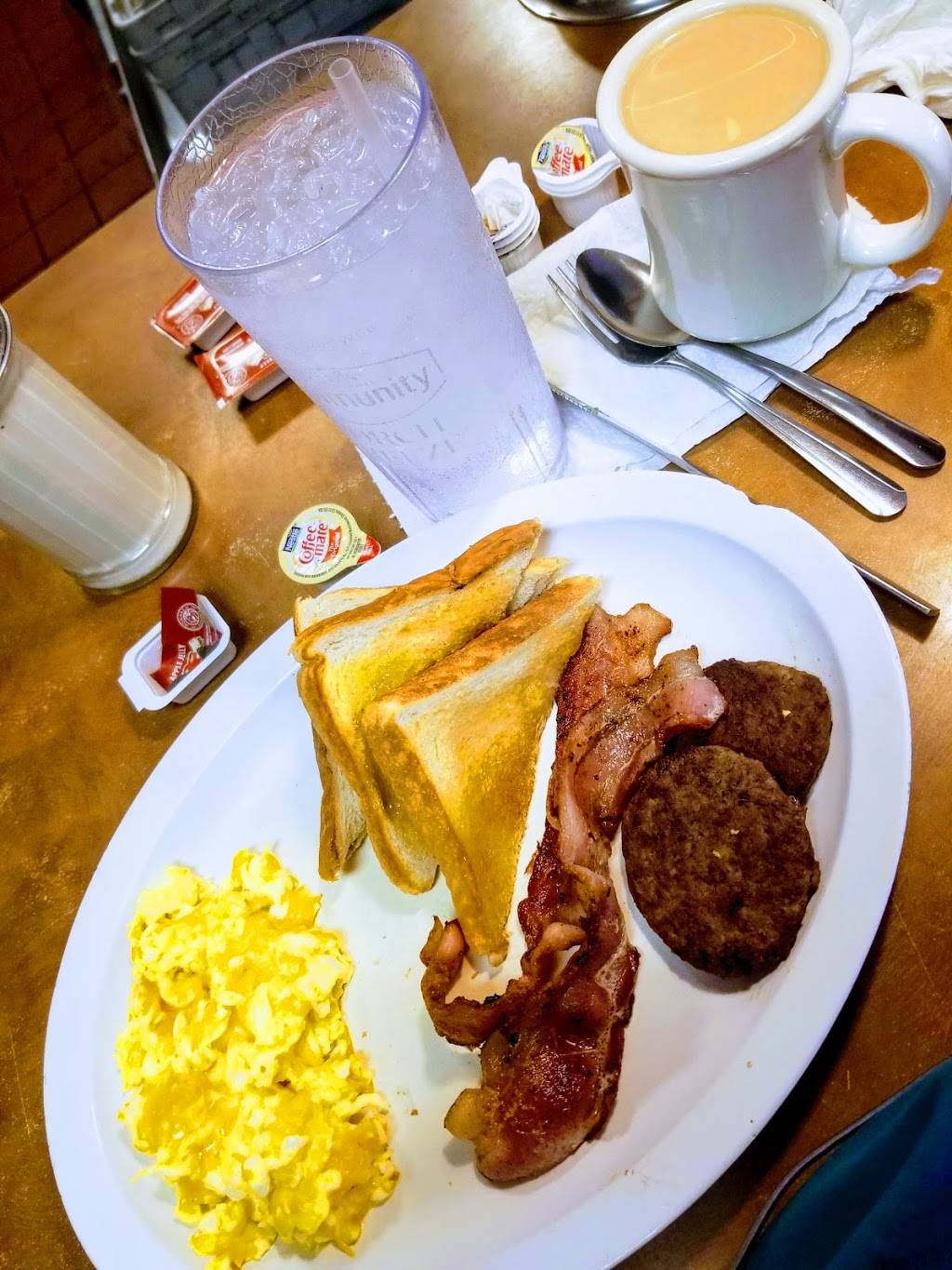 Es 24 Hour Cafe | restaurant | 1308 Union Ave, Memphis, TN 38104, USA | 9017251039 OR +1 901-725-1039