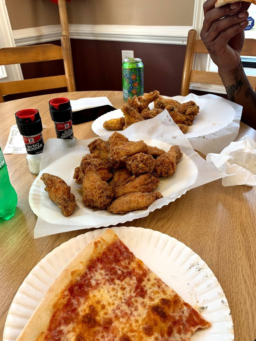 Mr Fry | restaurant | 218 7th Ave S, Myrtle Beach, SC 29577, USA | 8438089042 OR +1 843-808-9042