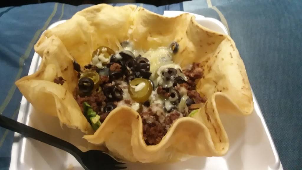 The Town Cabin Deli & Pub | restaurant | 285 Old Candia Rd, Candia, NH 03034, USA | 6034834888 OR +1 603-483-4888