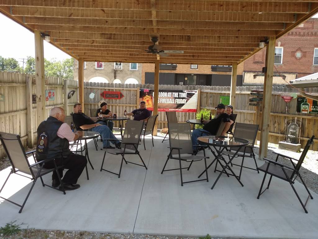 Kermits Food Shop | restaurant | 23 S Main St, Andrews, IN 46702, USA | 2607863644 OR +1 260-786-3644