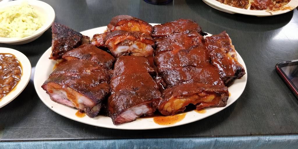 Jim Neelys Interstate Bar-B-Q | restaurant | 2265 S 3rd St, Memphis, TN 38109, USA | 9017752304 OR +1 901-775-2304