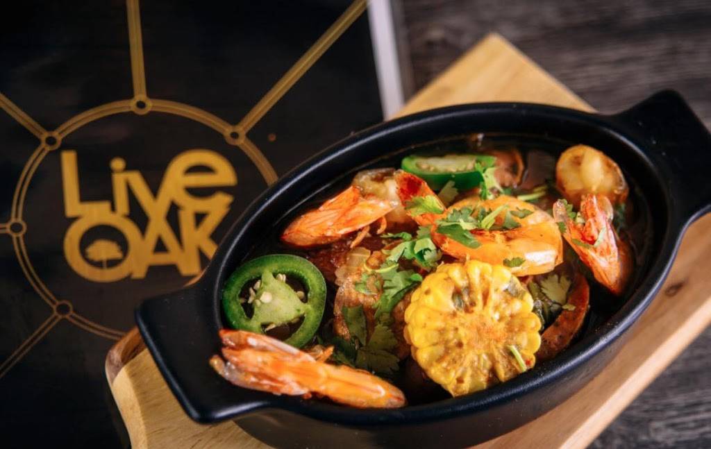 Live Oak Lounge & Grill | night club | 2533 Southmore Blvd, Houston, TX 77004, USA | 3468189814 OR +1 346-818-9814