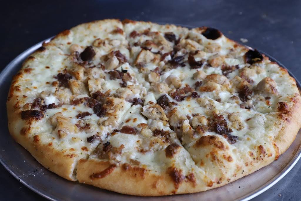 PizzaFiend | restaurant | 3981 Center Point Rd NE, Cedar Rapids, IA 52402, USA | 3192004488 OR +1 319-200-4488