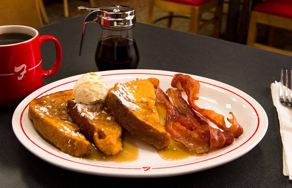 Frischs Big Boy | restaurant | 840 Lila Ave, Milford, OH 45150, USA | 5138310111 OR +1 513-831-0111