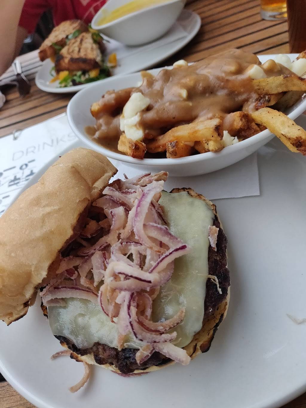 Red House | restaurant | 369 King St E, Kingston, ON K7K 2Y1, Canada | 6137672558 OR +1 613-767-2558