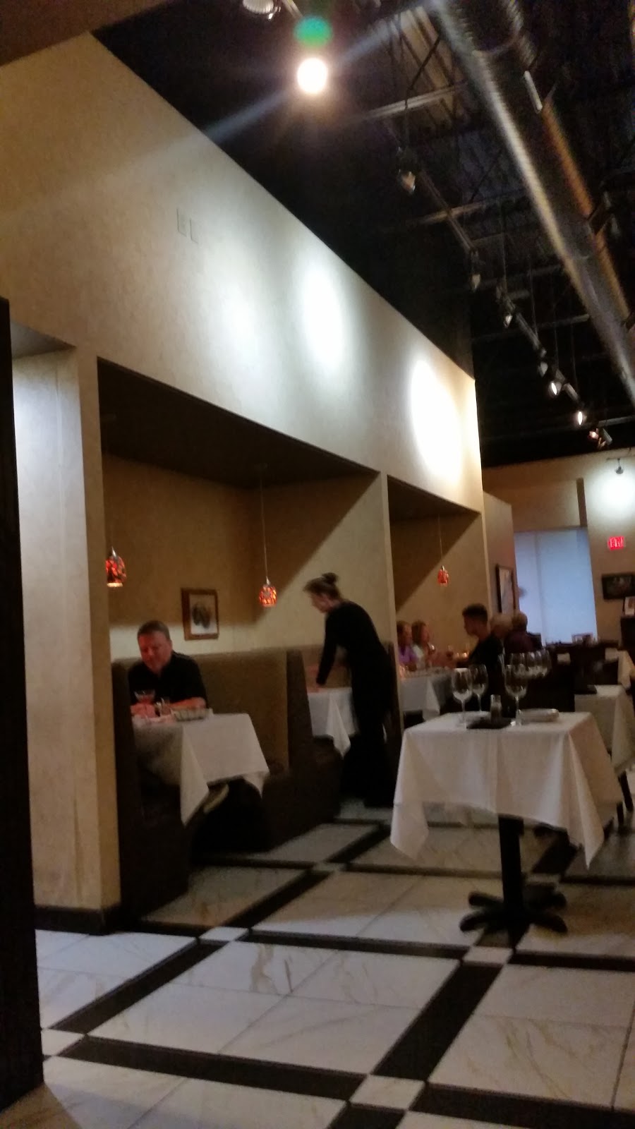 J. Razzo′s | restaurant | 12501 N Meridian St, Carmel, IN 46032, USA | 3178449333 OR +1 317-844-9333