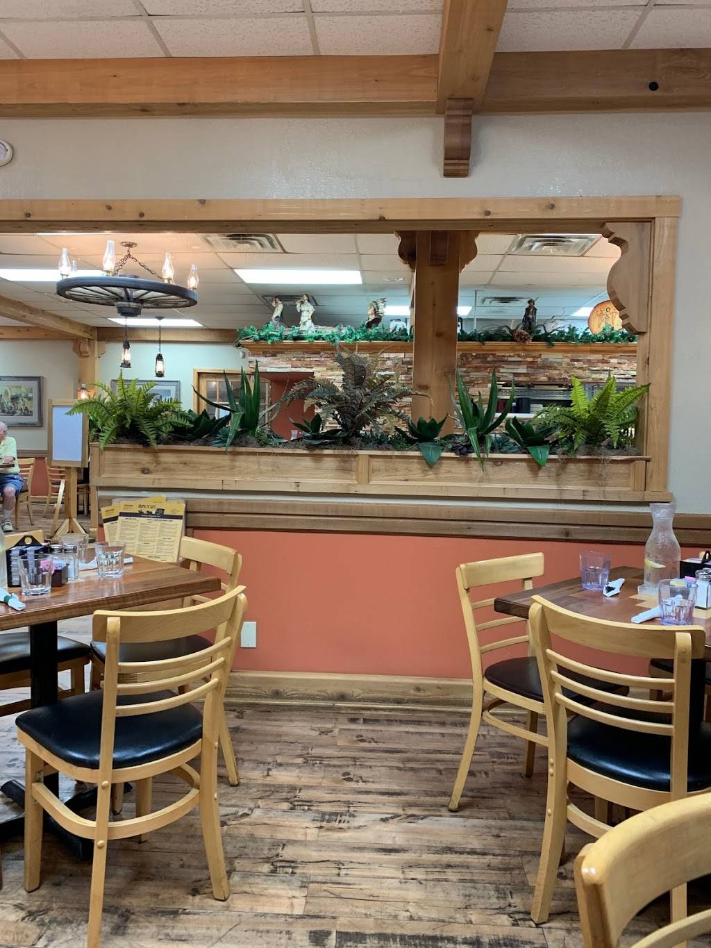 Santa Fe Cafe | restaurant | 9946 W 87th St, Overland Park, KS 66212, USA | 9136485402 OR +1 913-648-5402