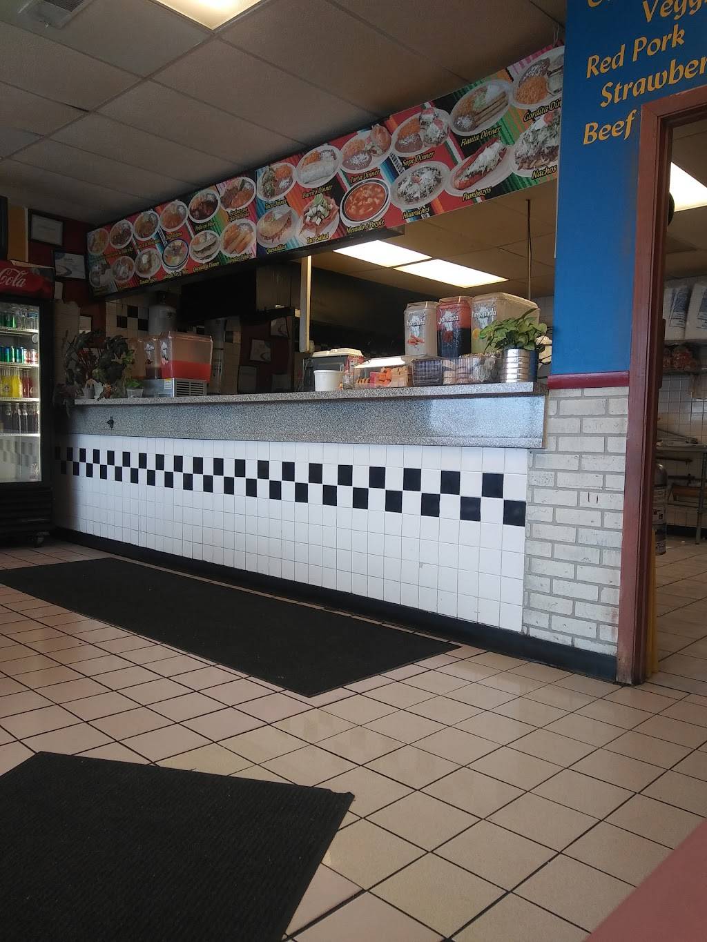 Gorditas La Tia | restaurant | 6425 W 63rd St, Chicago, IL 60638, USA | 7732291153 OR +1 773-229-1153