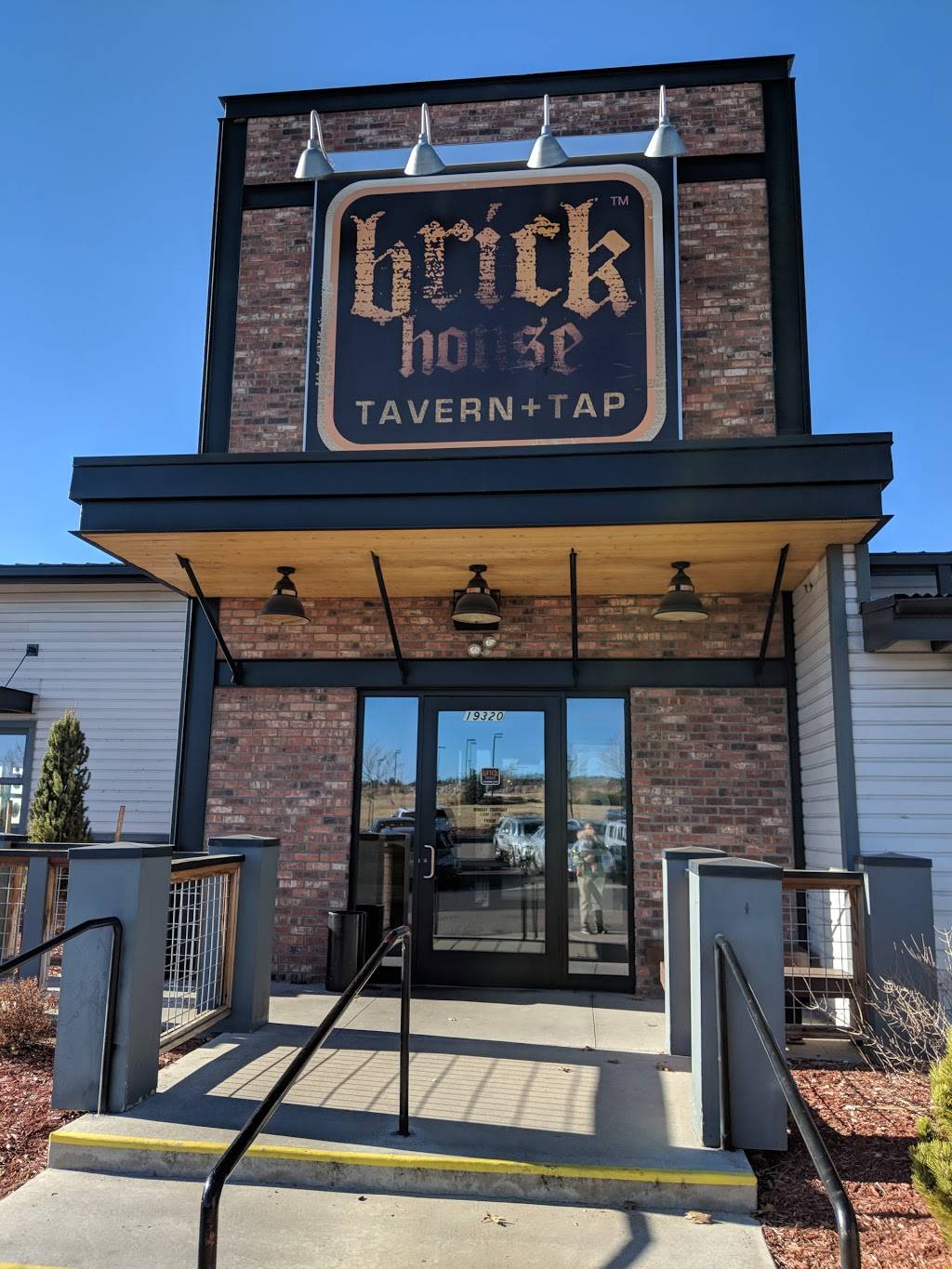 Brick House Tavern + Tap | restaurant | 19320 Cottonwood Dr, Parker, CO 80138, USA | 3038402285 OR +1 303-840-2285