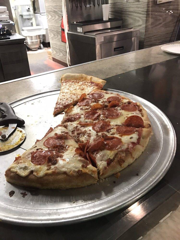 Delfinos Pizza | restaurant | 1131 Washington Ave, St. Louis, MO 63101, USA | 3142609094 OR +1 314-260-9094