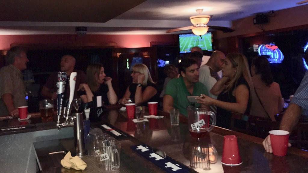 Stray Cat Tavern | restaurant | 7707 Westwood #1a, Elmwood Park, IL 60707, USA | 7084531111 OR +1 708-453-1111