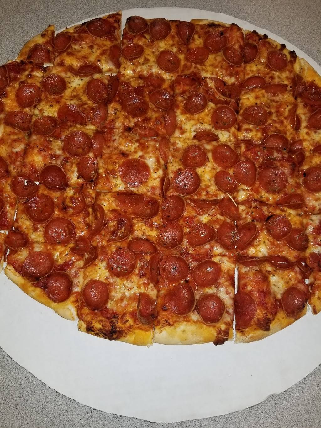 P Js Pizza | restaurant | 3266 S High St, Columbus, OH 43207, USA | 6144972727 OR +1 614-497-2727