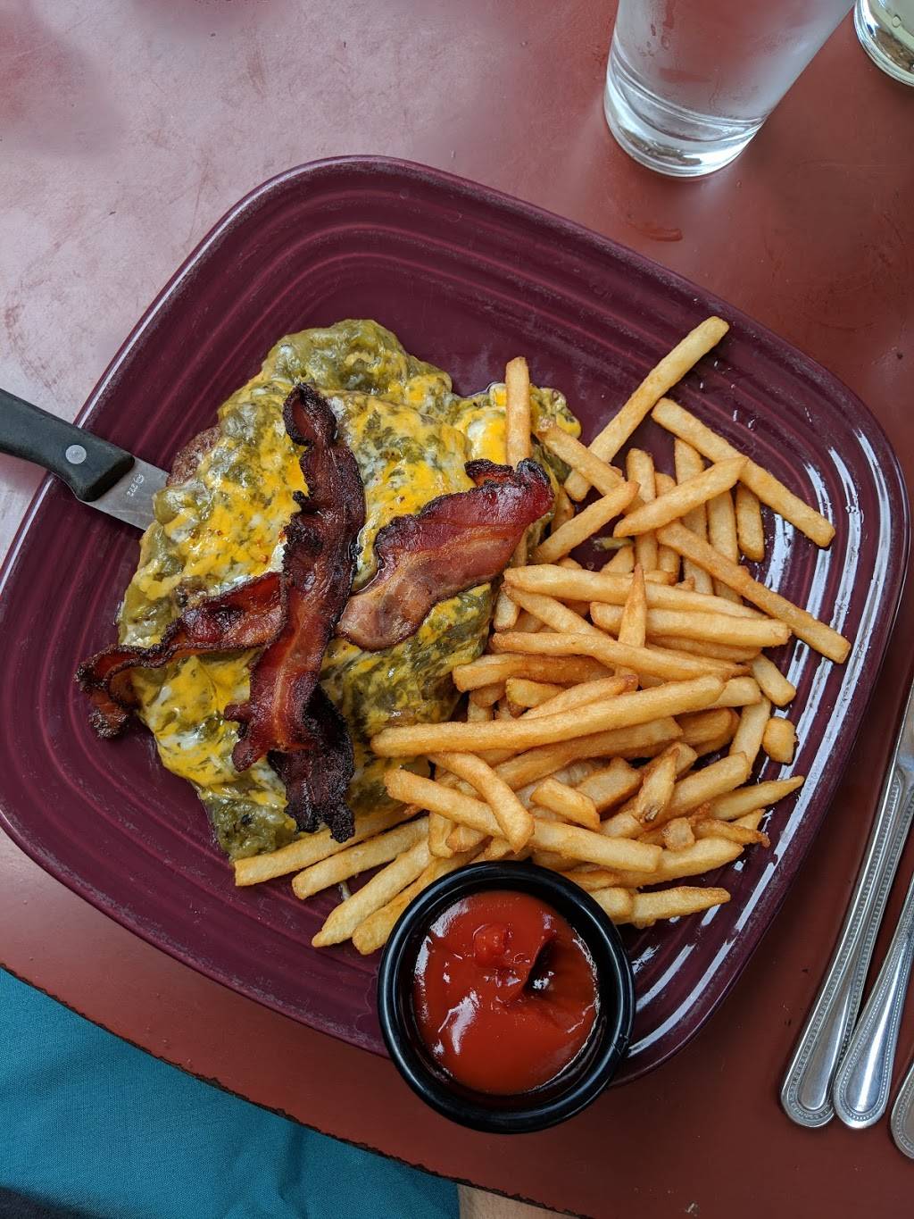 Carlsbad Tavern | restaurant | 3313 North Hayden Road, Scottsdale, AZ 85251, USA | 4809708164 OR +1 480-970-8164