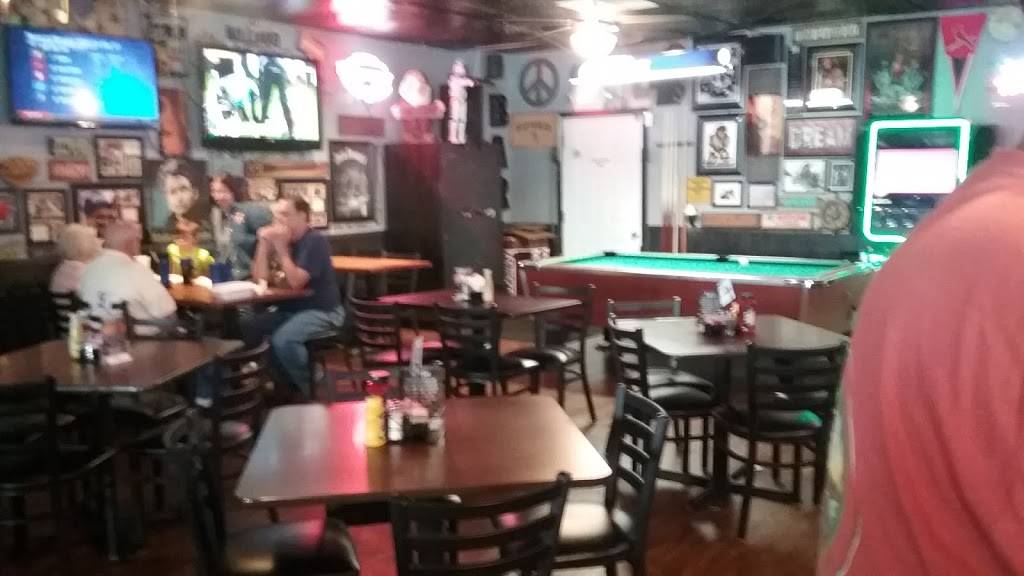 Gilliganz Bar and Grill | restaurant | 7257 St James Dr, Edwardsville, IL 62025, USA | 6186560620 OR +1 618-656-0620