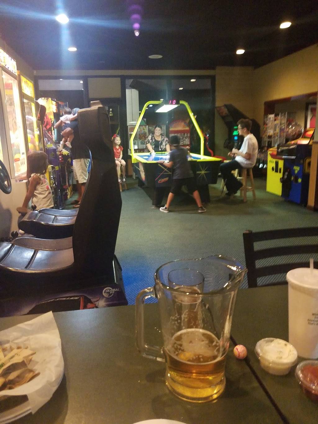 Round Table Pizza | meal delivery | 12881 Mountain Ave, Chino, CA 91710, USA | 9095919984 OR +1 909-591-9984