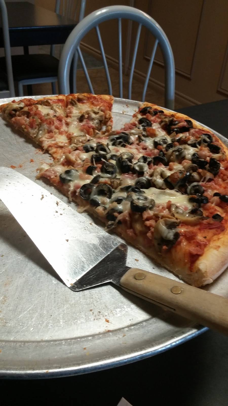 Sissios Pizza | restaurant | 869 Exmouth St, Sarnia, ON N7T 5R3, Canada | 5193373711 OR +1 519-337-3711