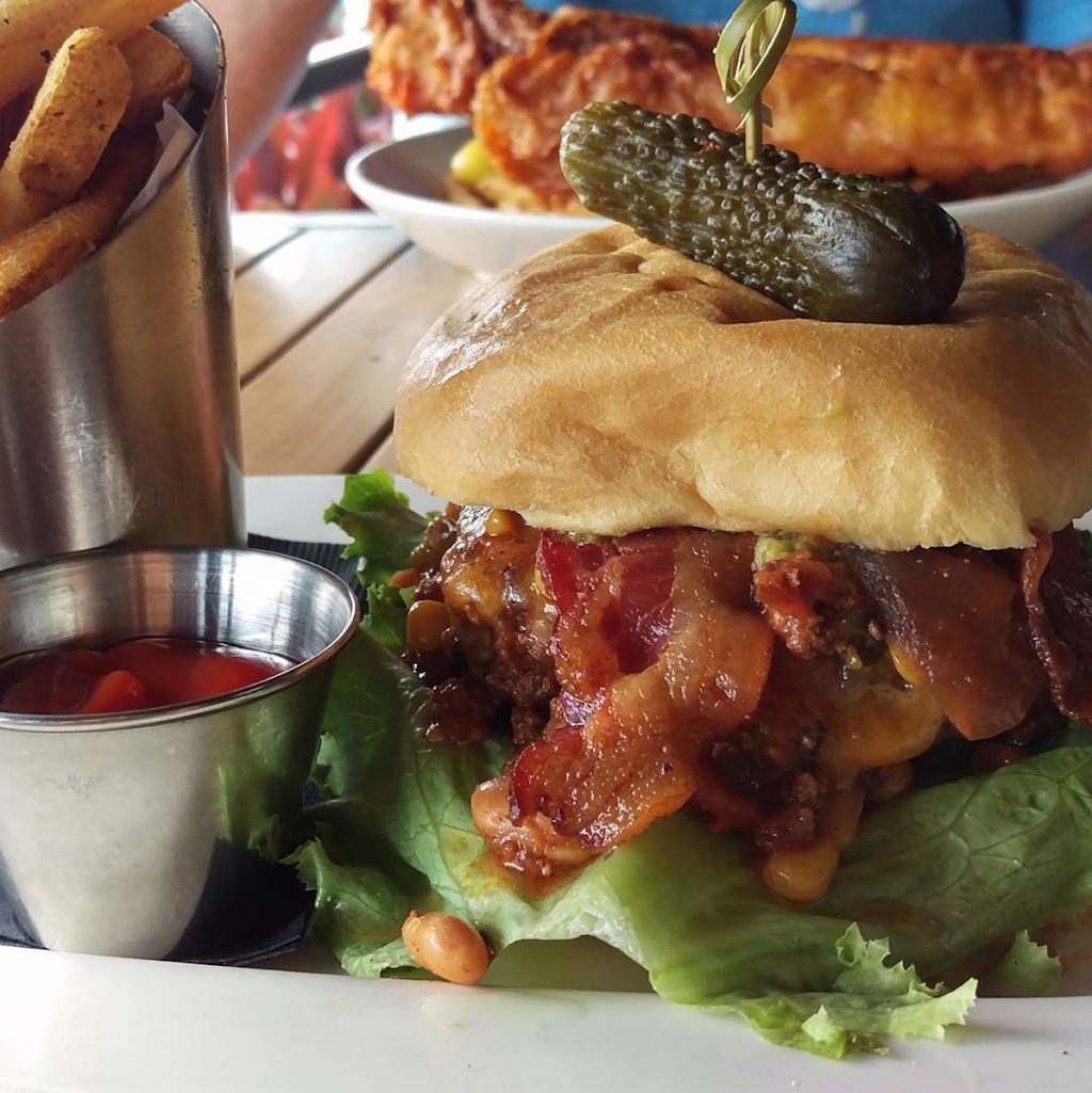 Bokampers Sports Bar & Grill | restaurant | 3115 NE 32nd Ave, Fort Lauderdale, FL 33308, USA | 9549005584 OR +1 954-900-5584