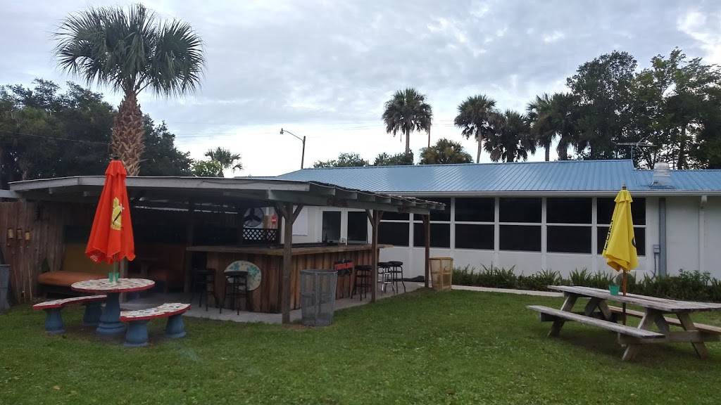 Gators Roadside Grill | restaurant | 1301 Canal St, New Smyrna Beach, FL 32168, USA | 3864104084 OR +1 386-410-4084