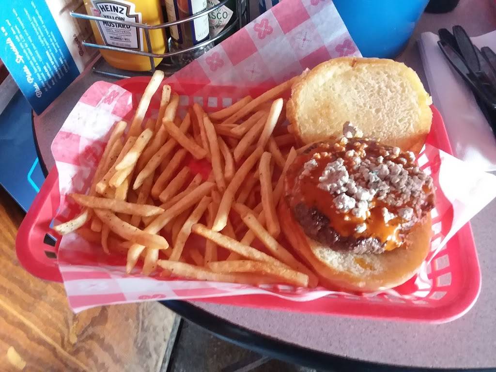 Peppers Bar & Grill | restaurant | 5452 Gravois Ave, St. Louis, MO 63116, USA | 3143529909 OR +1 314-352-9909