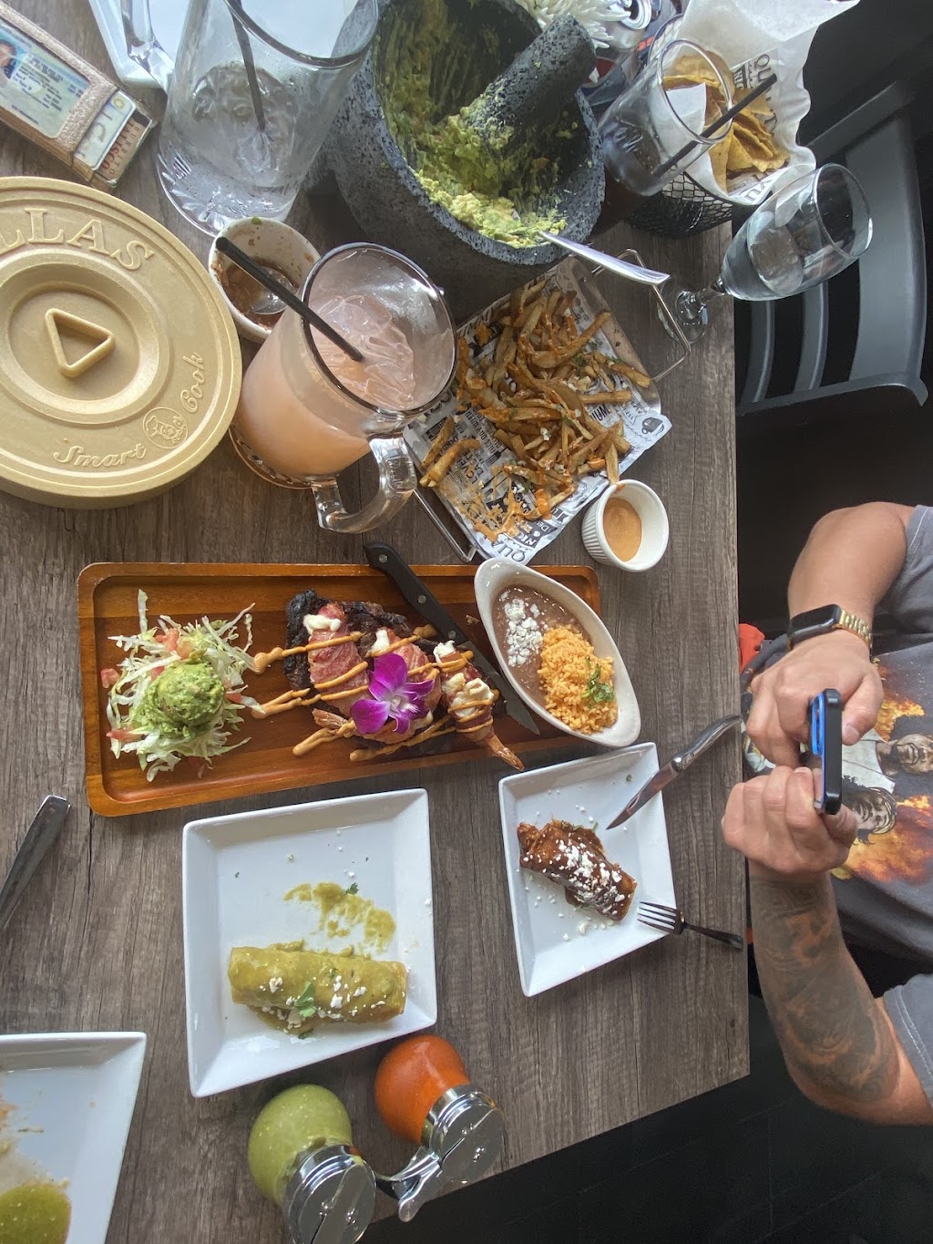 La Cocina De Mama | restaurant | 5721 W 95th St, Oak Lawn, IL 60453, USA | 7089307050 OR +1 708-930-7050