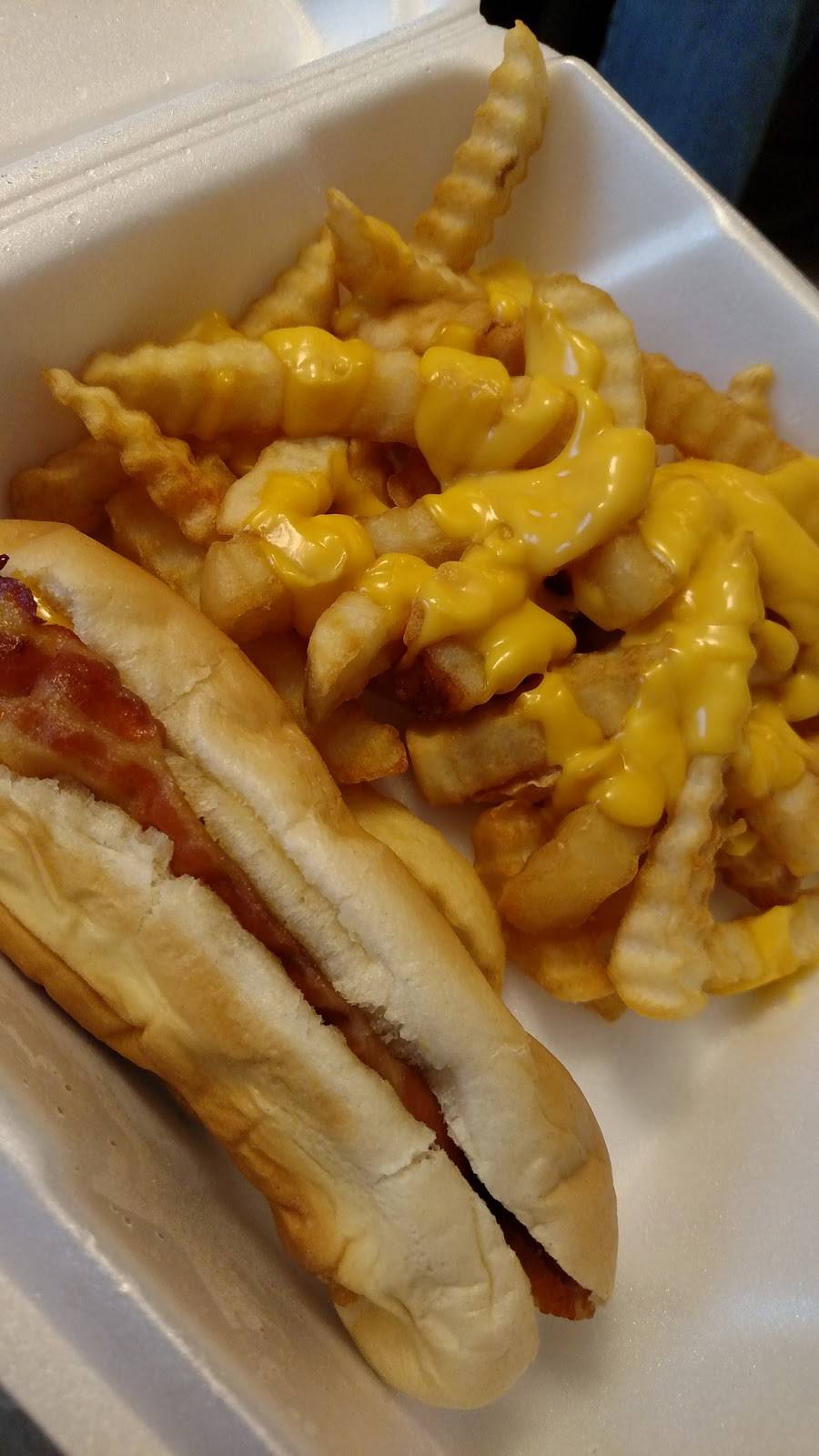 Hennings Root Beer Stand | restaurant | 411 S Dixie Hwy, Hoopeston, IL 60942, USA | 2172835782 OR +1 217-283-5782