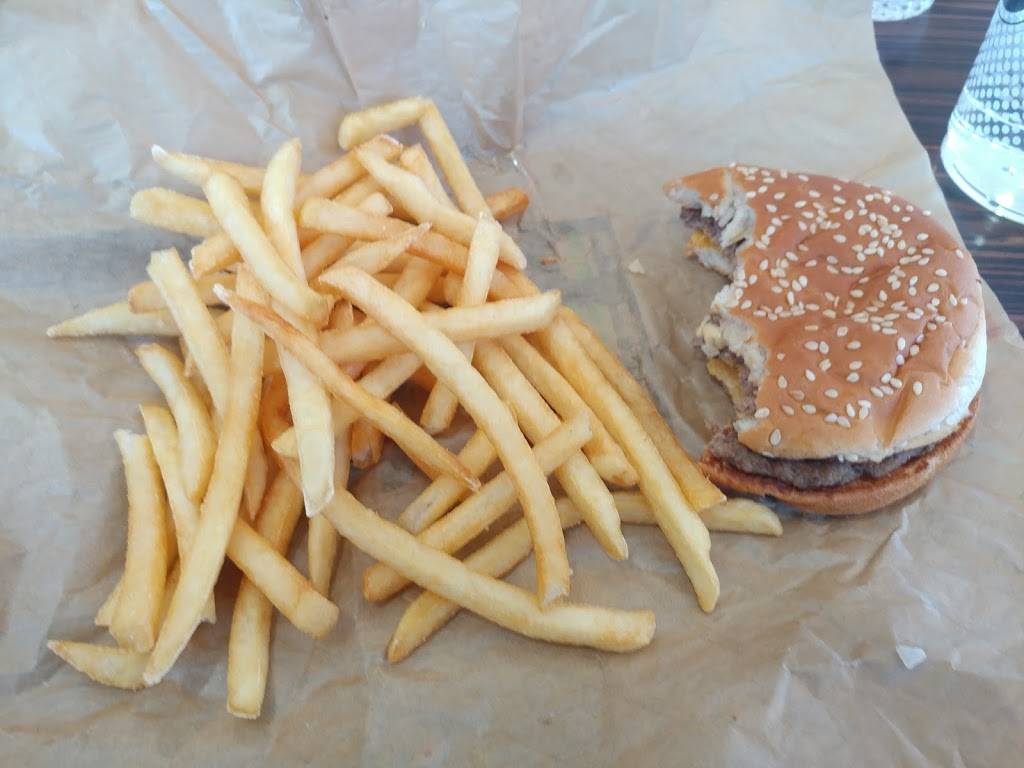 McDonalds | cafe | 728 W Main St, Hillsboro, IL 62049, USA | 2175323961 OR +1 217-532-3961