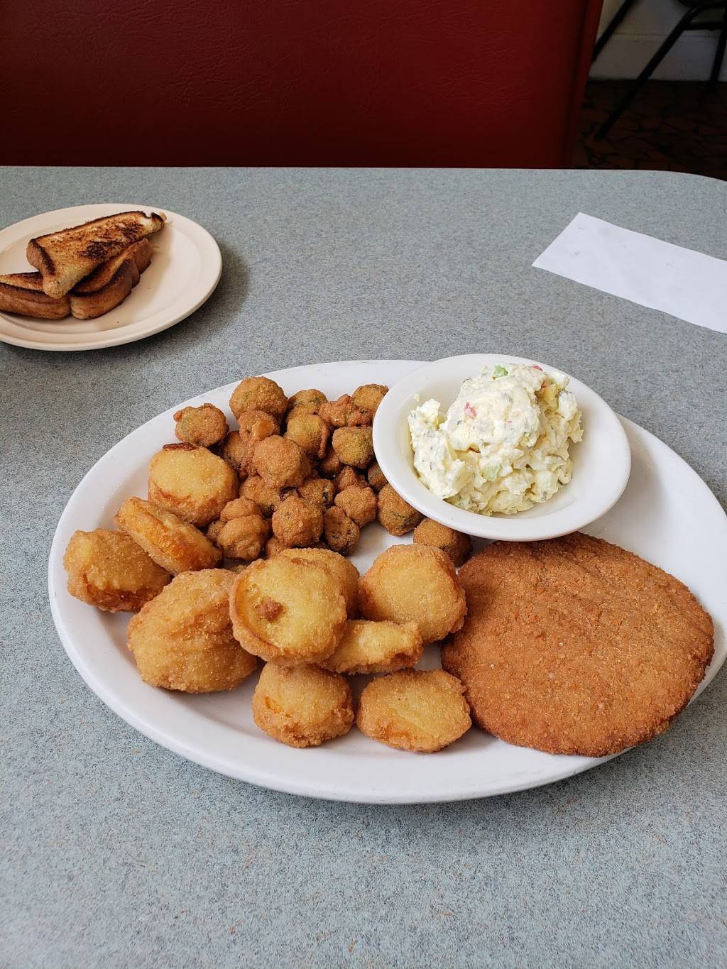 Reds Grill | restaurant | 1101 E Main St, Rock Hill, SC 29730, USA | 8033244477 OR +1 803-324-4477