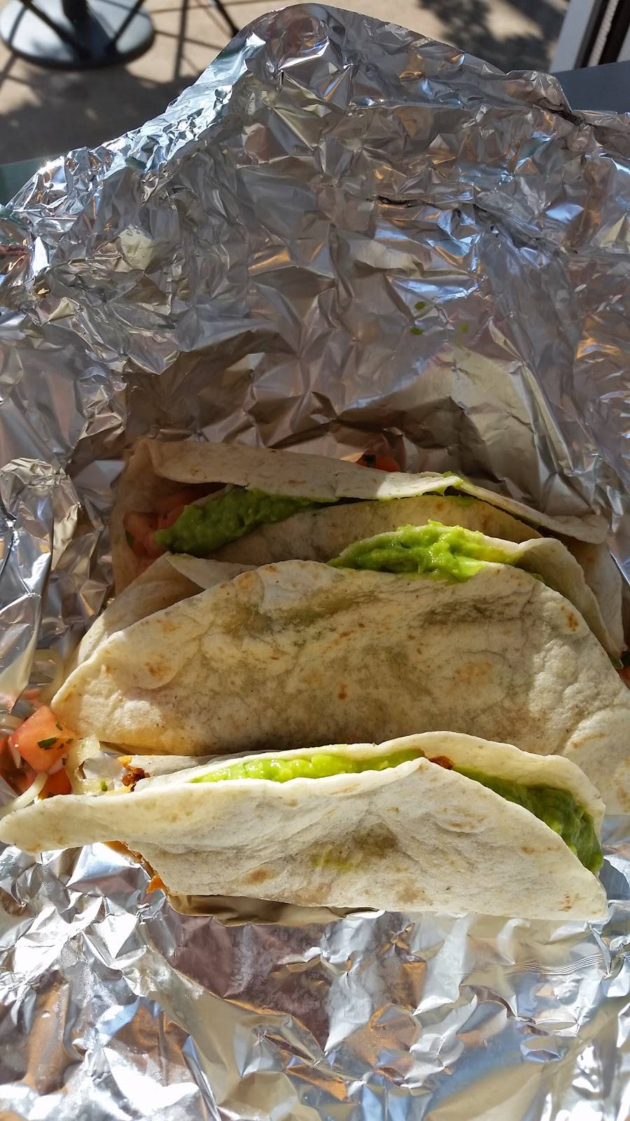 Chipotle Mexican Grill | restaurant | 3232 S 27th St, Milwaukee, WI 53215, USA | 4143891380 OR +1 414-389-1380