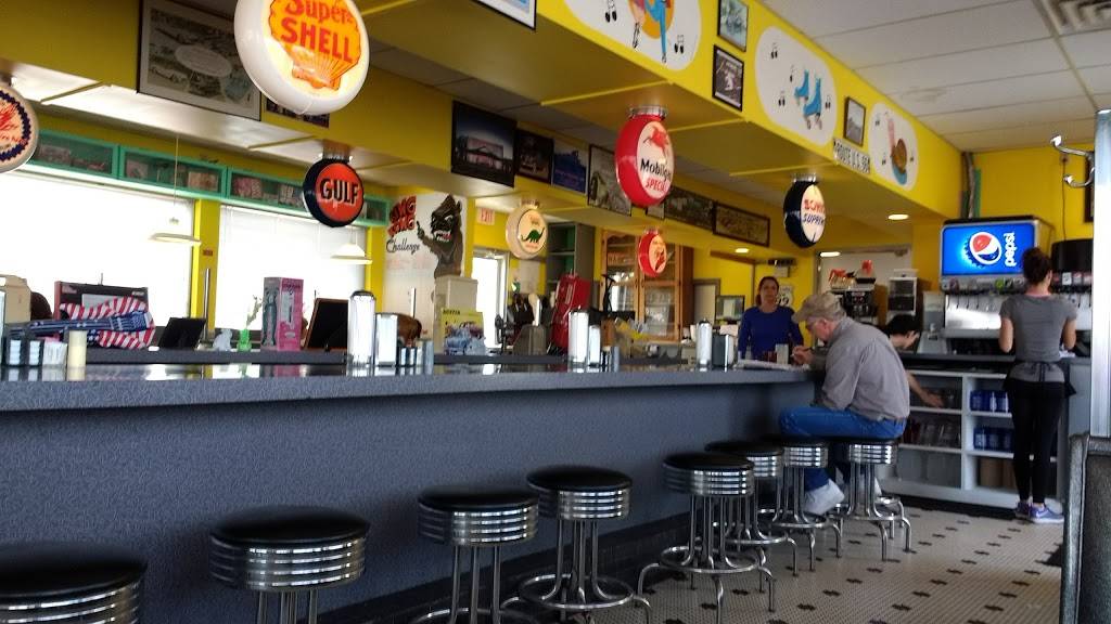 Dougs Classic 57 Diner | restaurant | 2031 S Rockhill Ave, Alliance, OH 44601, USA | 3308212887 OR +1 330-821-2887