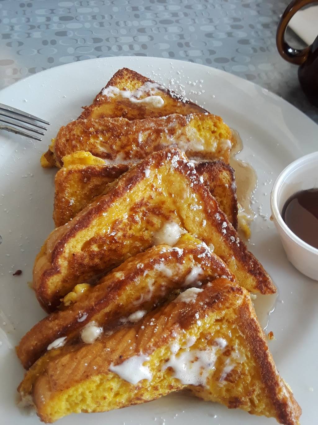 Riviera Family Restaurant | restaurant | 5633 Mission Boulevard, Riverside, CA 92509, USA | 9512749509 OR +1 951-274-9509