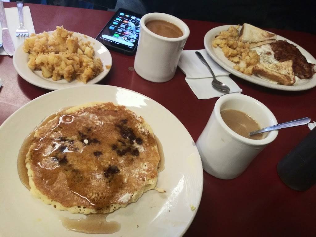 Dillons Restaurant | restaurant | 583 County St, New Bedford, MA 02740, USA | 5089999332 OR +1 508-999-9332