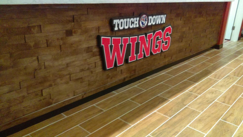 Touchdown Wings | restaurant | 4921 Brainerd Rd, Chattanooga, TN 37411, USA | 4235088682 OR +1 423-508-8682
