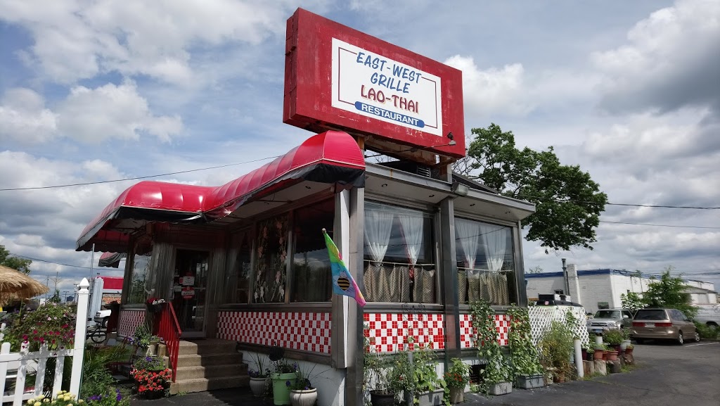 East West Grille | restaurant | 526 New Park Ave, West Hartford, CT 06110, USA | 8602363287 OR +1 860-236-3287