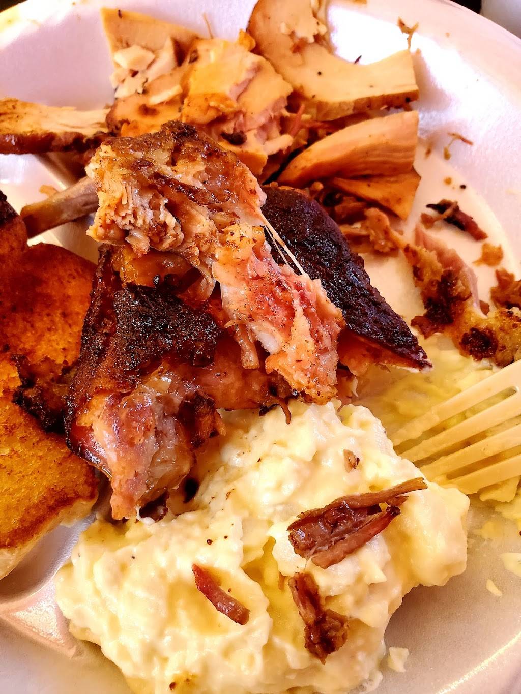 Hog Wild Pit Bar-B-Q | restaurant | 1530 W Central Ave, El Dorado, KS 67042, USA | 3163219453 OR +1 316-321-9453